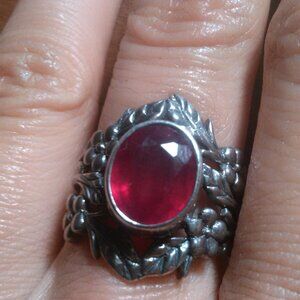Bali Legacy Niassa Ruby Sterling Silver Solitaire Ring (Size 8)